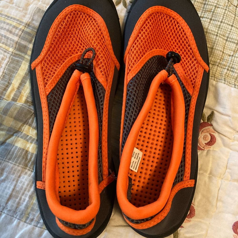 Kids water shoes
